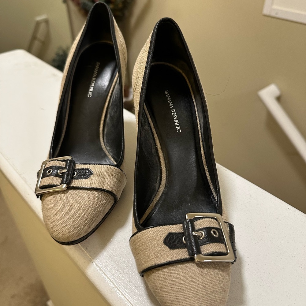 Banana Republic Beige and Black Buckle Heels